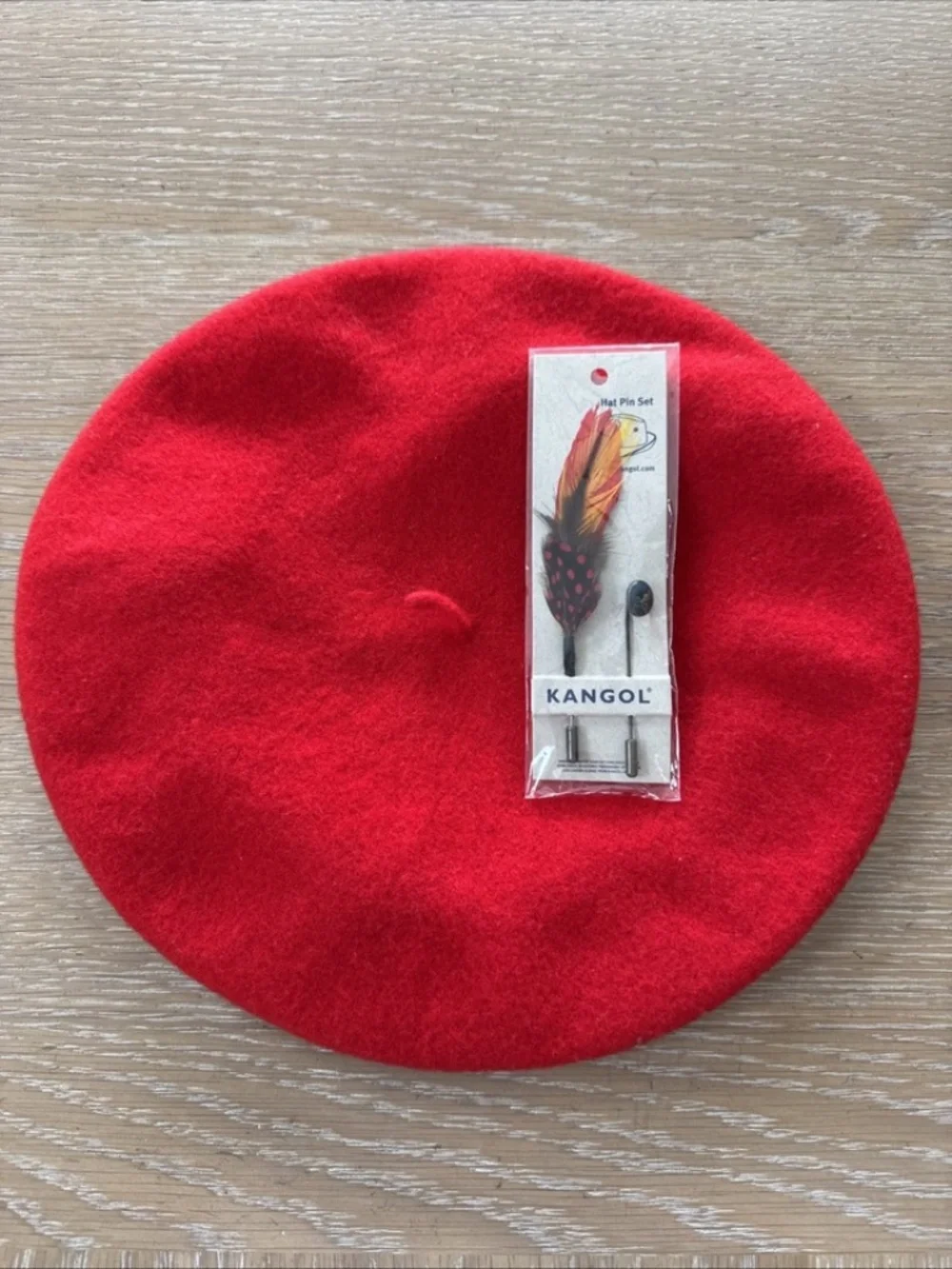 Red Kangol Modelaine Wool Beret with RARE Hat Pin Set Feather Stick Pin Women's